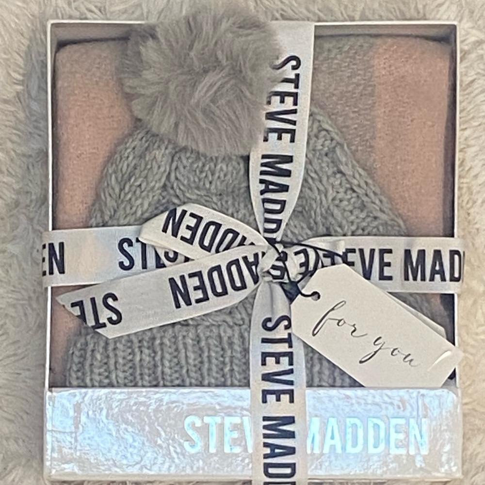 Steve Madden Gray and Pink Knit Hat and Scarf Set